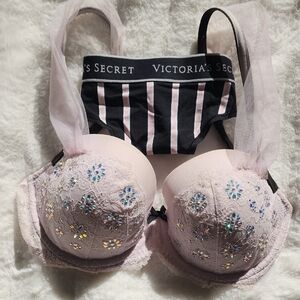 VS Pink Deam Angels Lined Demi Bta With Matching Panties Set.Size: 34DD